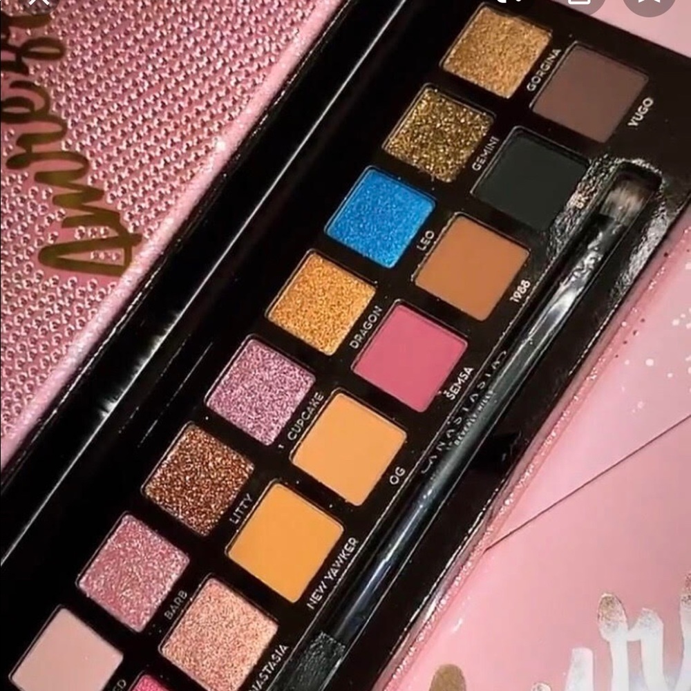 Anastasia Beverly Hills Amrezy palette